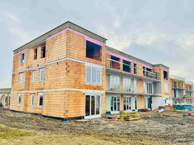 ELAD� �J �P�T�S� LAK�S GY�RBEN!