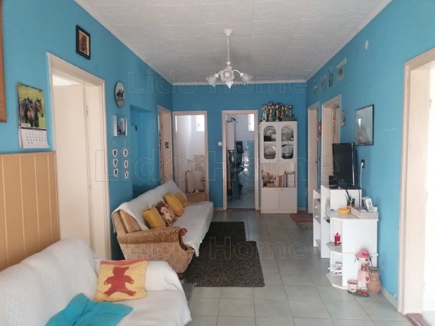 ELAD�! CSAL�DI H�Z LENGYELT�TIBAN!