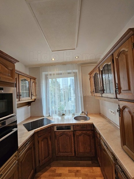 ELAD�! K�t lak�s egyben terasz, kert, Gy�r-N�dorv�rosban.