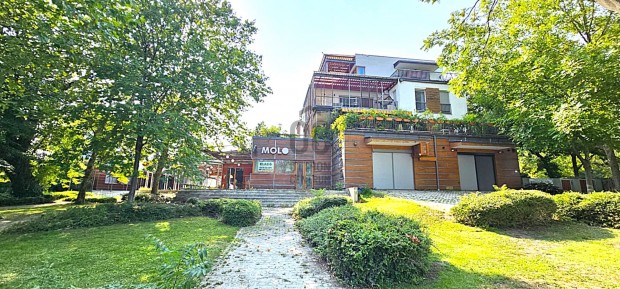 ELAD�   VEND�GL�T�  EGYS�G   A  R�MAI-PARTON