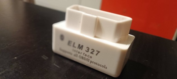 ELM 327 OBD diagnosztika olvas 