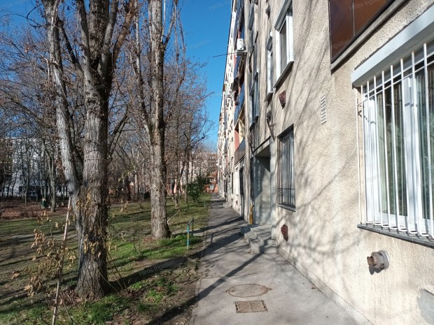 ELS� EMELETI LAK�S ELAD�!