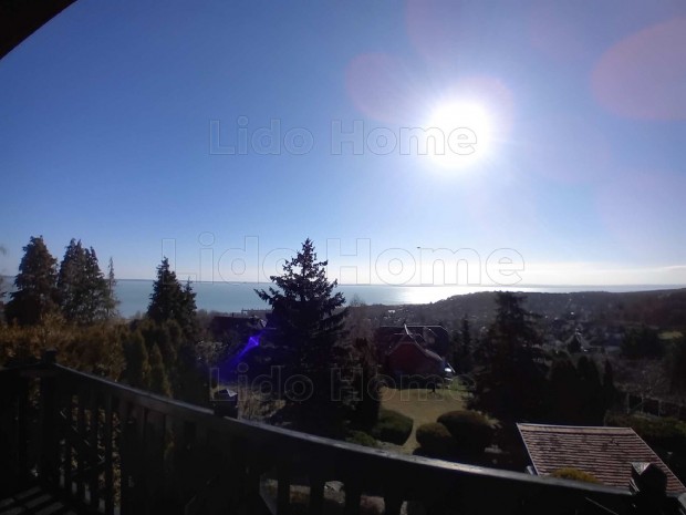 ELVEHETETLEN RKPANORMS CSALDI HZ BALATONALMDIBAN AZ REGHEGYEN