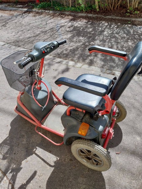 EL-GO hromkerek elektromos moped