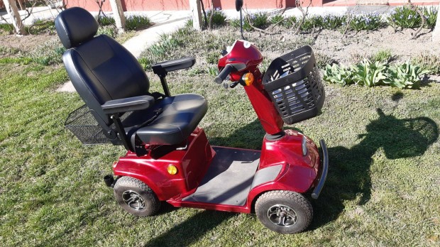 EL-GO n�gykerek�, elektromos rokkant Moped