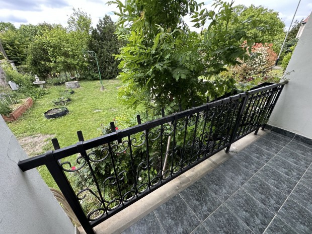 ERCSI K�ZPONTI CSENDES ZS�KUTC�J�BAN -  LAK�S + HOZZ�TARTOZ� GARZONLAK