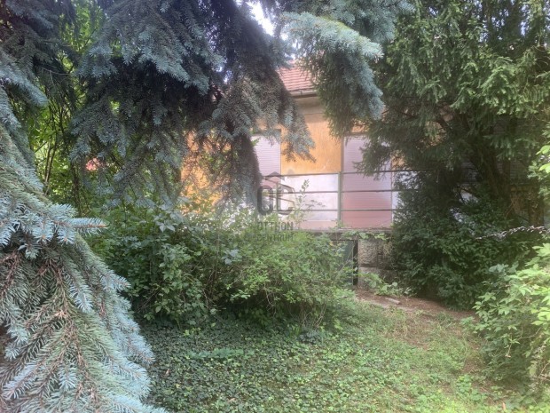 �RDLIGETEN CSENDES KIS UTC�BAN - NAGYPOLG�RI H�Z - FEL�J�TAND�