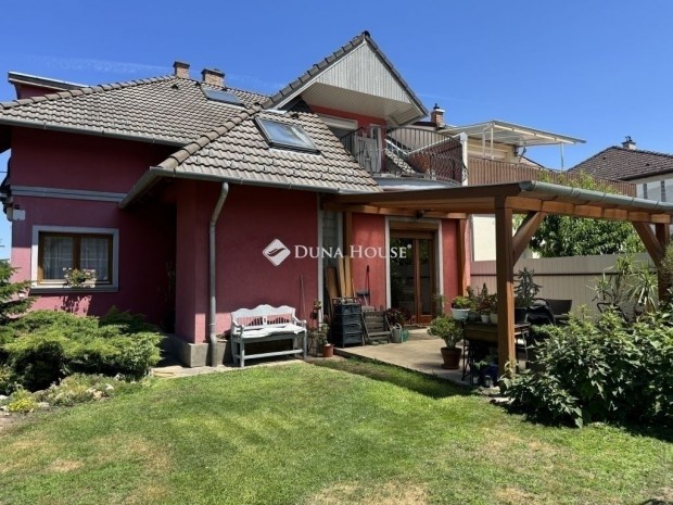 ERIKA K�tgener�ci�s h�z, Budapest 4. ker. UTE stadion k�zel�ben