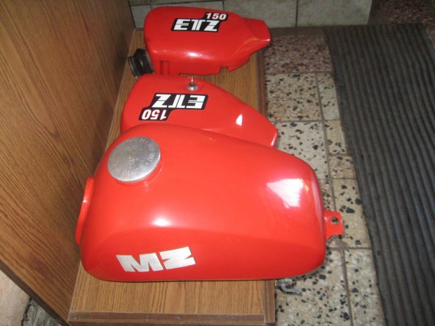 ETZ 125/150 es tank szett fix ar