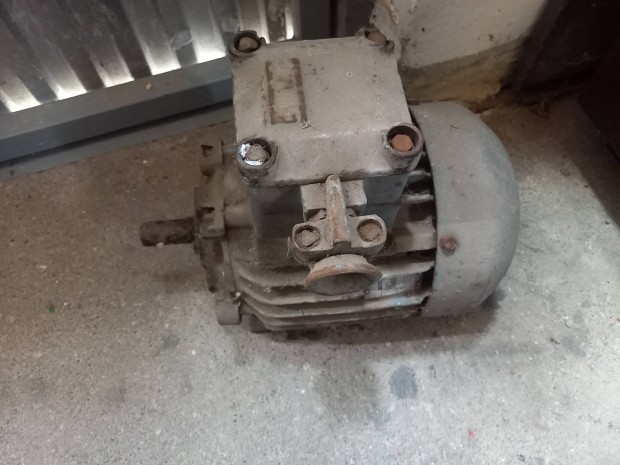 EVIG 380V Talpas villanymotor!