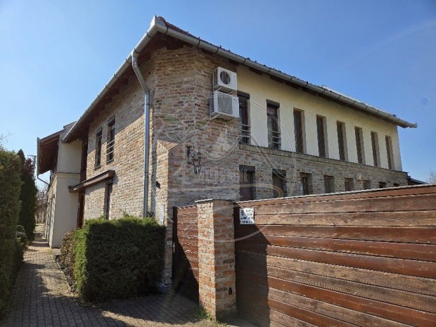 EXKLUZ�V APARTMANOK ELAD�K GYULA SZ�V�BEN  AZONNALI BEV�TELLEL!