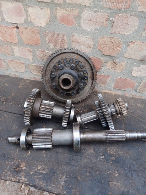 E-512-514 sebesseg v�lt� alkatr�szek.