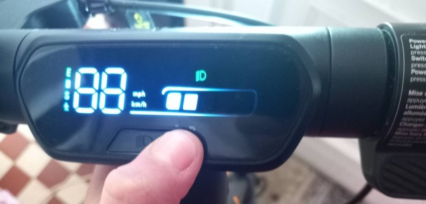 Eager to Explore Powered BY Segvay Elektromos Roller 