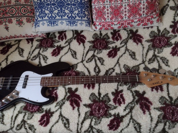 East Jazz Bass basszusgitr