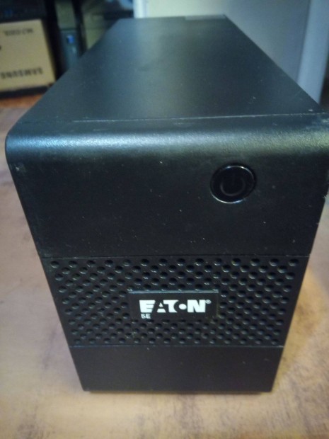 Eaton 5E650idin sznetmentes tpegysg (UPS) j aksival