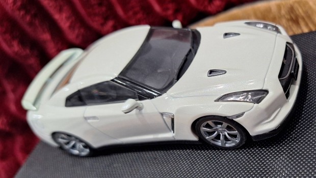 Ebbro Hot Nissan GT-R 1:43