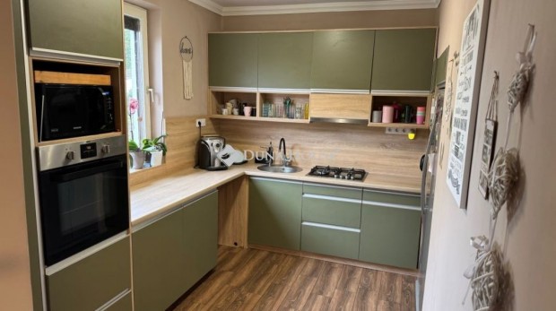 Ebesi 210 nm-es h�z elad�