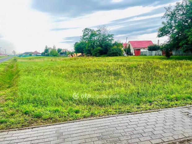 Ebesi elad� 450 nm-es telek