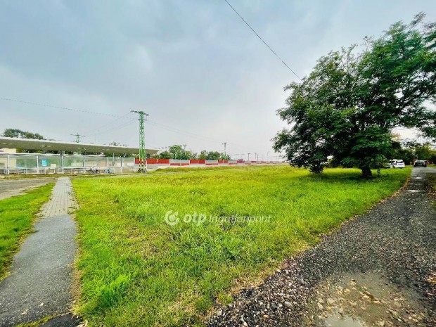 Ebesi elad� 450 nm-es telek