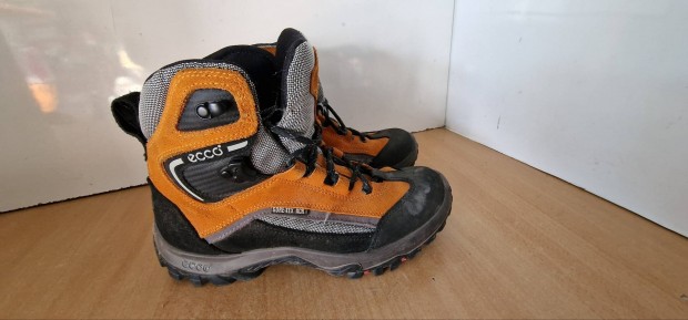 Ecco Gore-Tex xcr 41-es túra bakancs