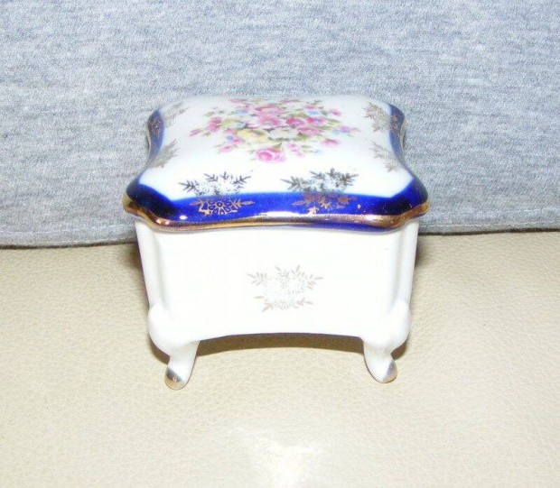 Echt Kobalt virágos porcelán dobozka