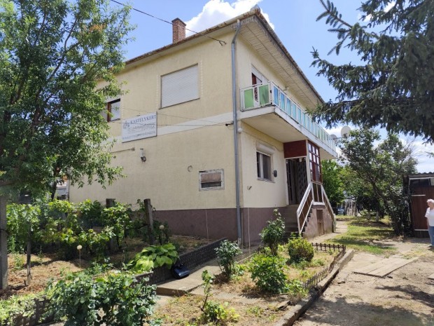 Ecs�d, T�ncsics Mih�ly utca, 130 m2-es, 2 gener�ci�s, csal�di h�z