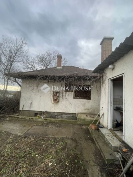 Ecseri 30 nm-es h�z elad�