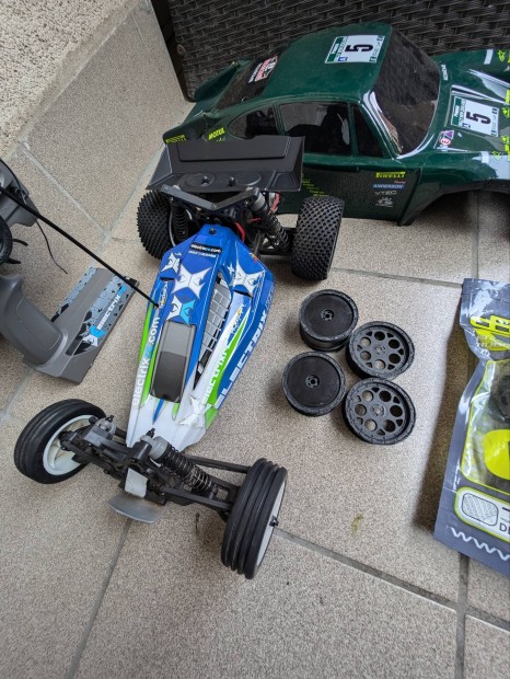 Ecx boost amp 2wd rc tvirnyts aut buggy RTR sok alkatrsszel