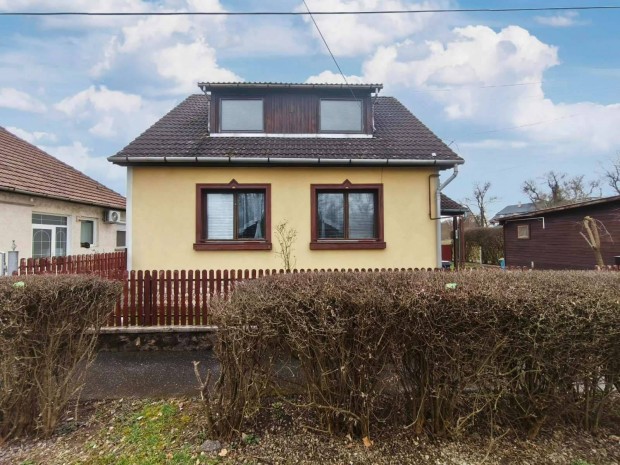 Edelény 147 m összalapterület 4 szoba + nappali, 2 fürdő, 2 garázs