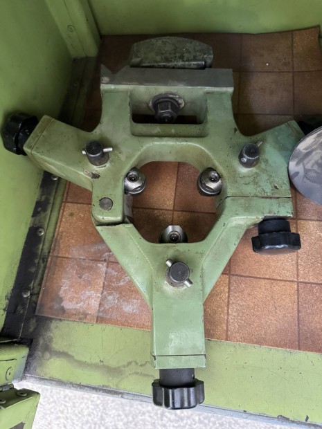 Een320 CNC Eszterga állóbáb