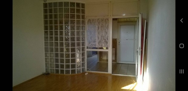 Eger Kiadô 100 m2. lakás Februártôl