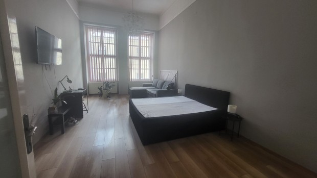 Eger  belv�ros�ban  eleg�ns  2 szob�s erk�lyes lak�s ingyen