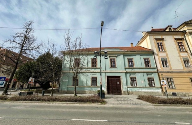 Eger abszol�t belv�rosi fel�j�tott lak�s