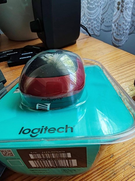Egér logitech, vezeték nélküli, új, piros fekete színben