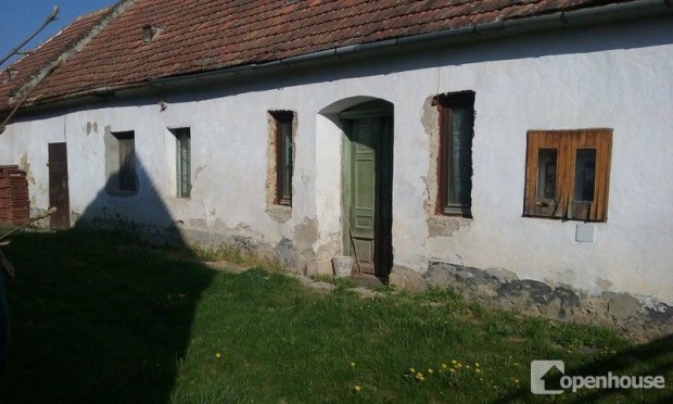 Egeralj�n csal�di h�z nagy telekkel, erd�vel elad�!