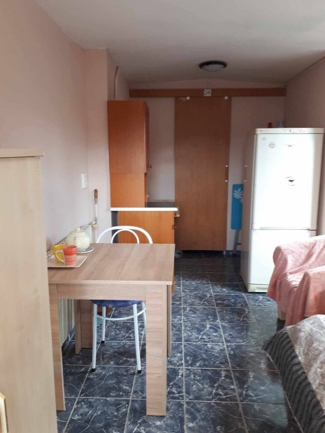 Egerben különbejáratú lakrész kiadó