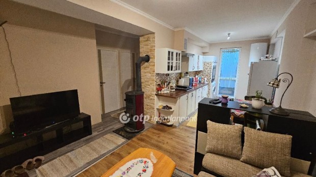 Egercsehii 55 nm-es h�z elad�