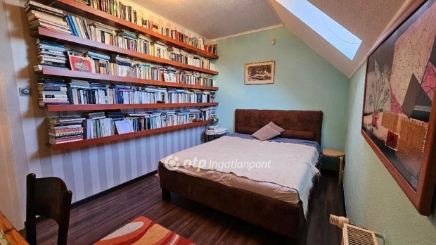 Egeri 141 nm-es h�z elad�