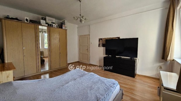 Egeri 53 nm-es lak�s elad�