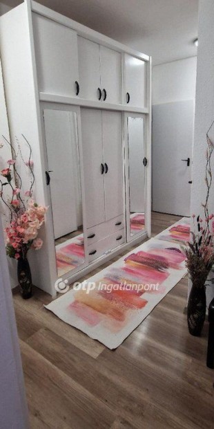 Egeri 57 nm-es lak�s elad�