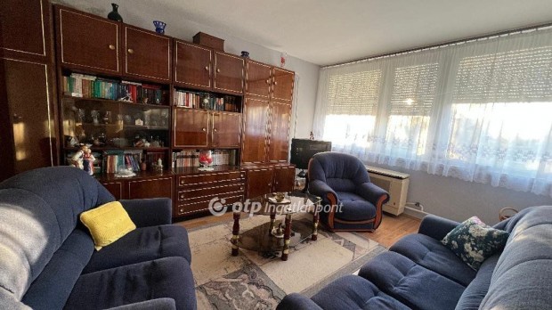 Egeri 65 nm-es lak�s elad�