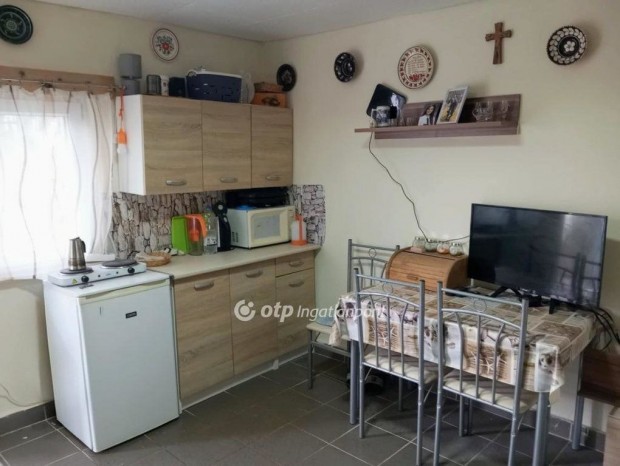 Egeri elad� 28 nm-es h�z