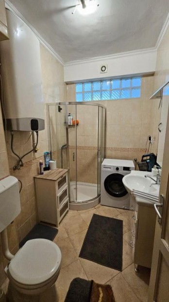 Egeri elad� 53 nm-es lak�s