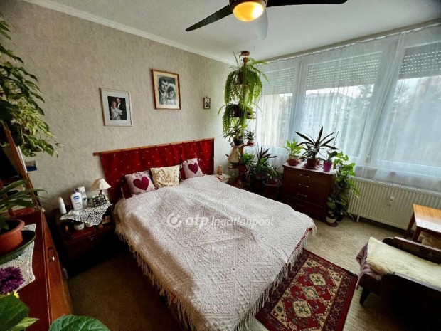 Egeri elad� 65 nm-es lak�s