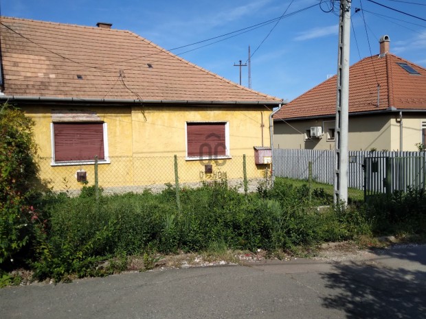 Egeri elad� t�gla csal�di h�z