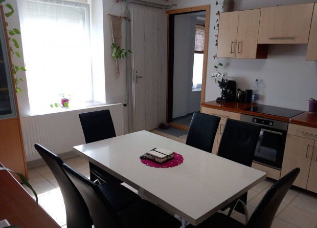 Egerv�lgy elad� h�z (mag�nszem�lyt�l)