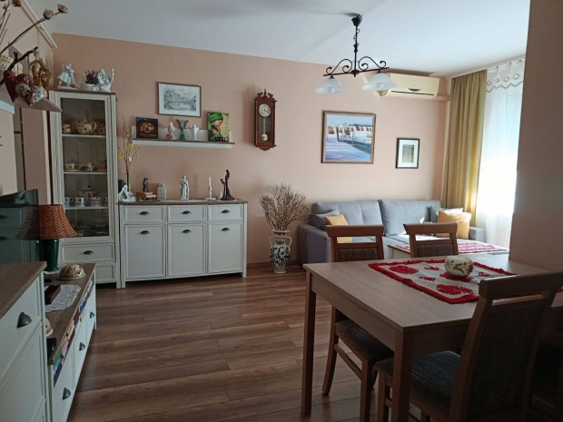 Egry utcai lak�s elad�