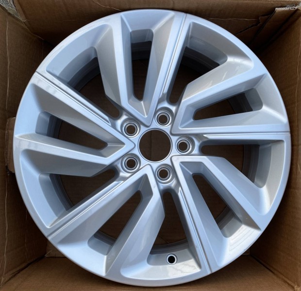 Egy db 16" gyári Volkswagen VW T-Cross