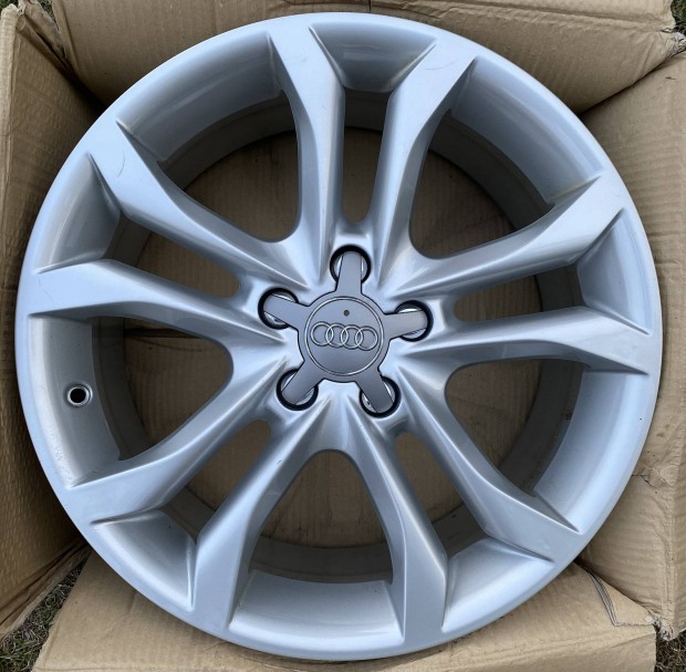 Egy db 18" gyári Audi A3 8P gyári alufelni