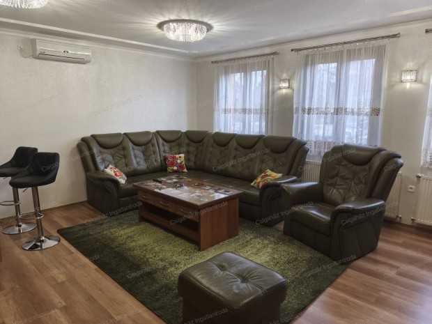 Egy kiv�l�an felszerelt �s karbantartott csal�di h�z, ide�lis